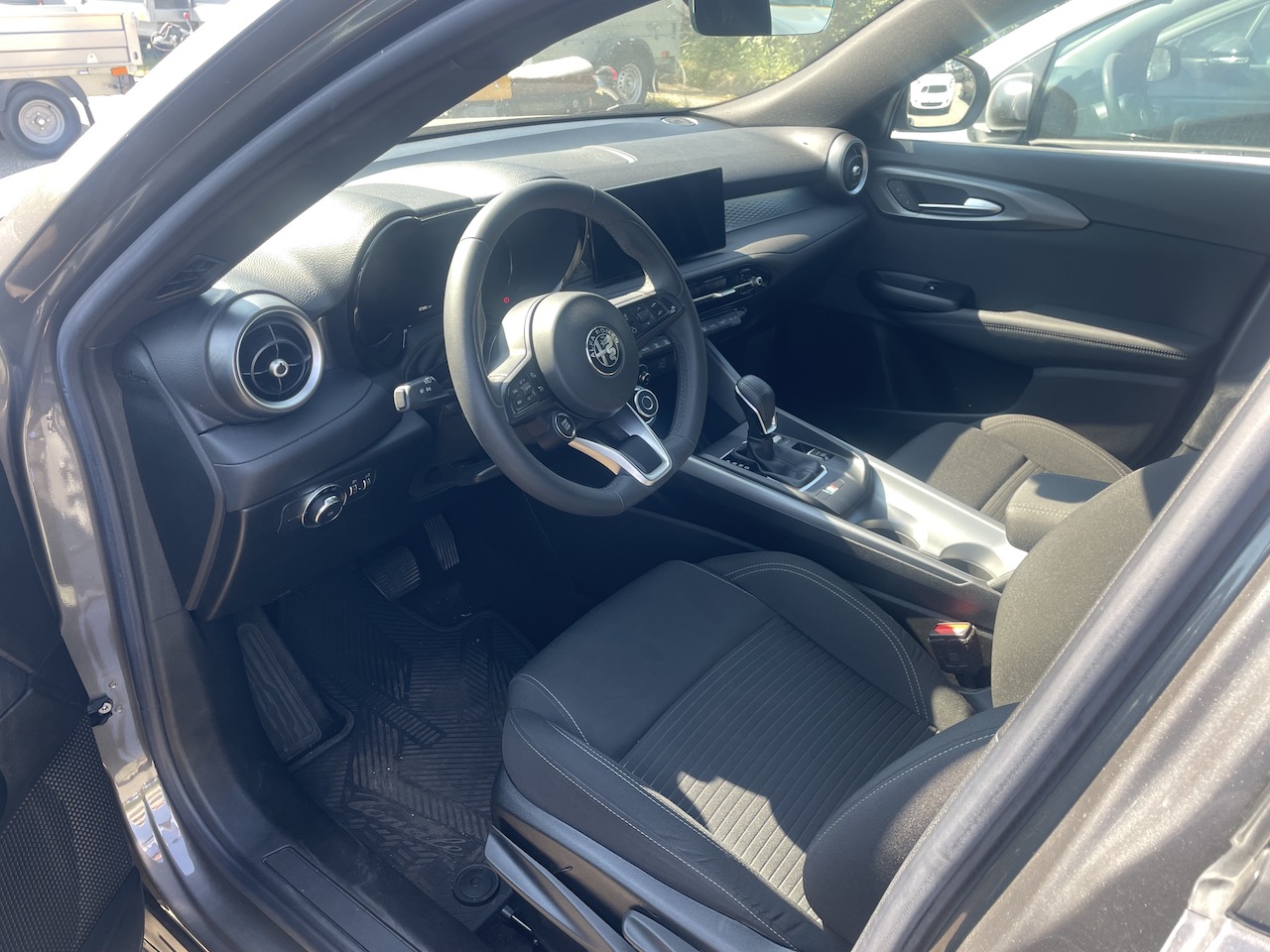 
								ALFA ROMEO – Tonale Hybrid 160cv Tributo Italiano full									