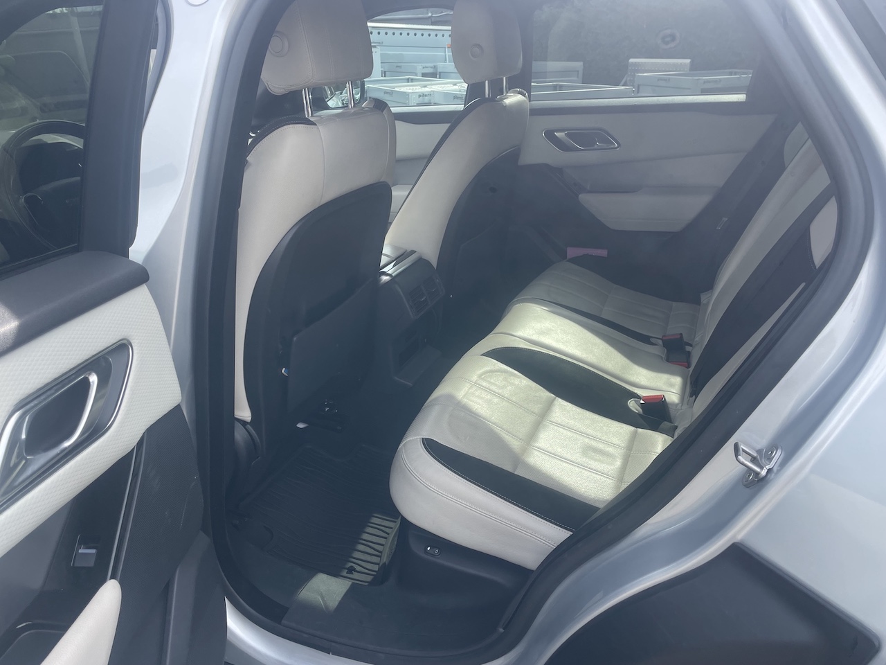 
								LAND ROVER Range Rover Velar 2.0D I4 240 CV R-Dynamic S full									