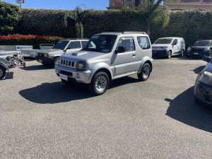 Suzuki Jimny  1.5 ddis TD 4X4 usato