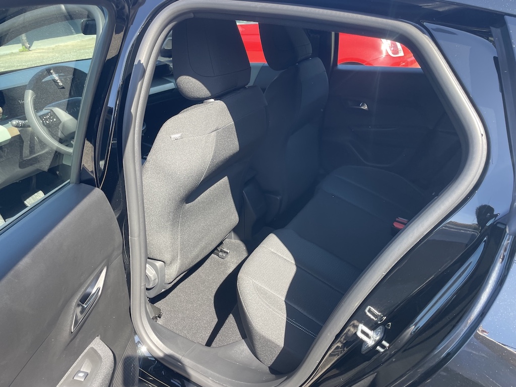 
										Nuova Lancia Ypsilon Hybrid full									