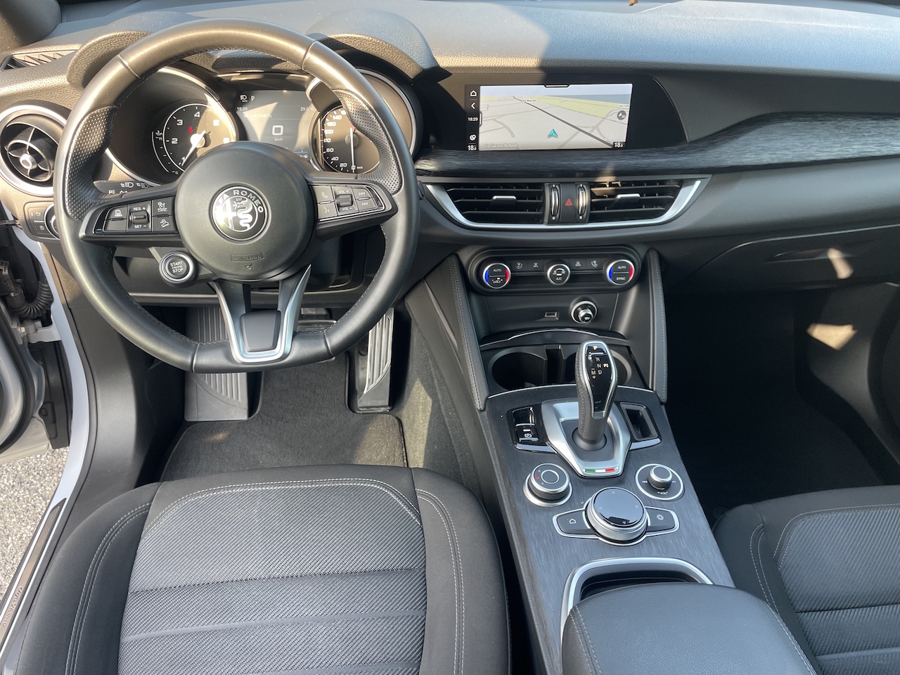 
								Alfa Romeo Stelvio 2.2 JTDM 190 AWD SUPER full									