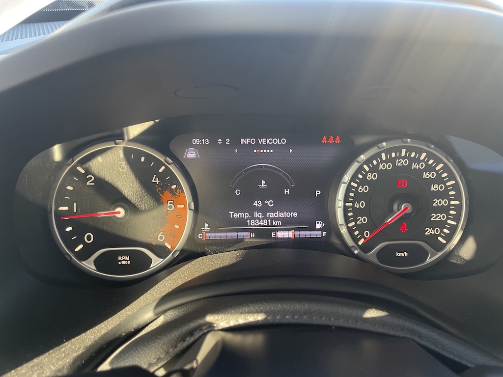 
								Renegade 2.0 Mjt Limited 4wd 140cv auto full									
