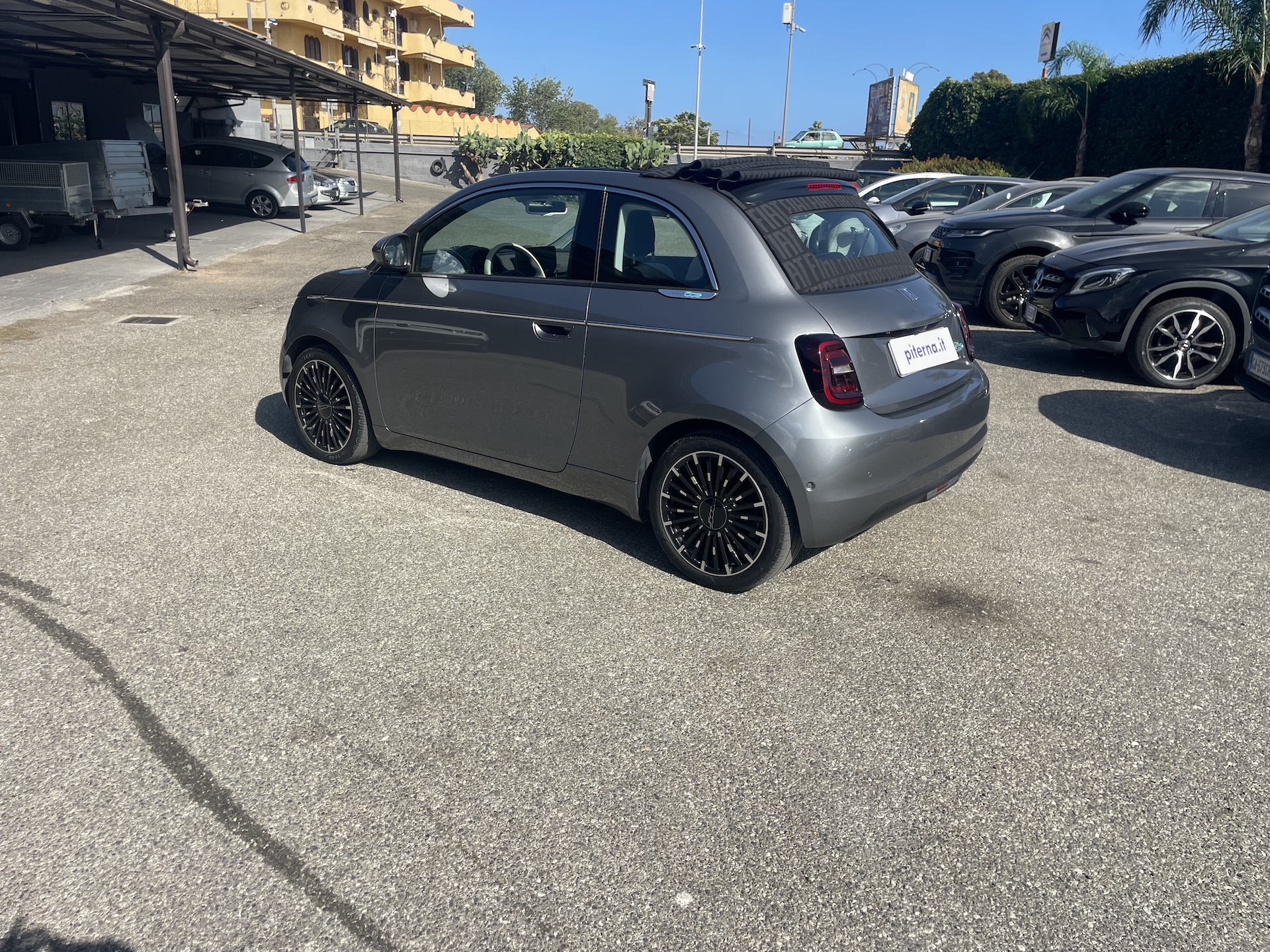 
								FIAT – 500e – 500e Cabrio 42 kWh La Prima full									