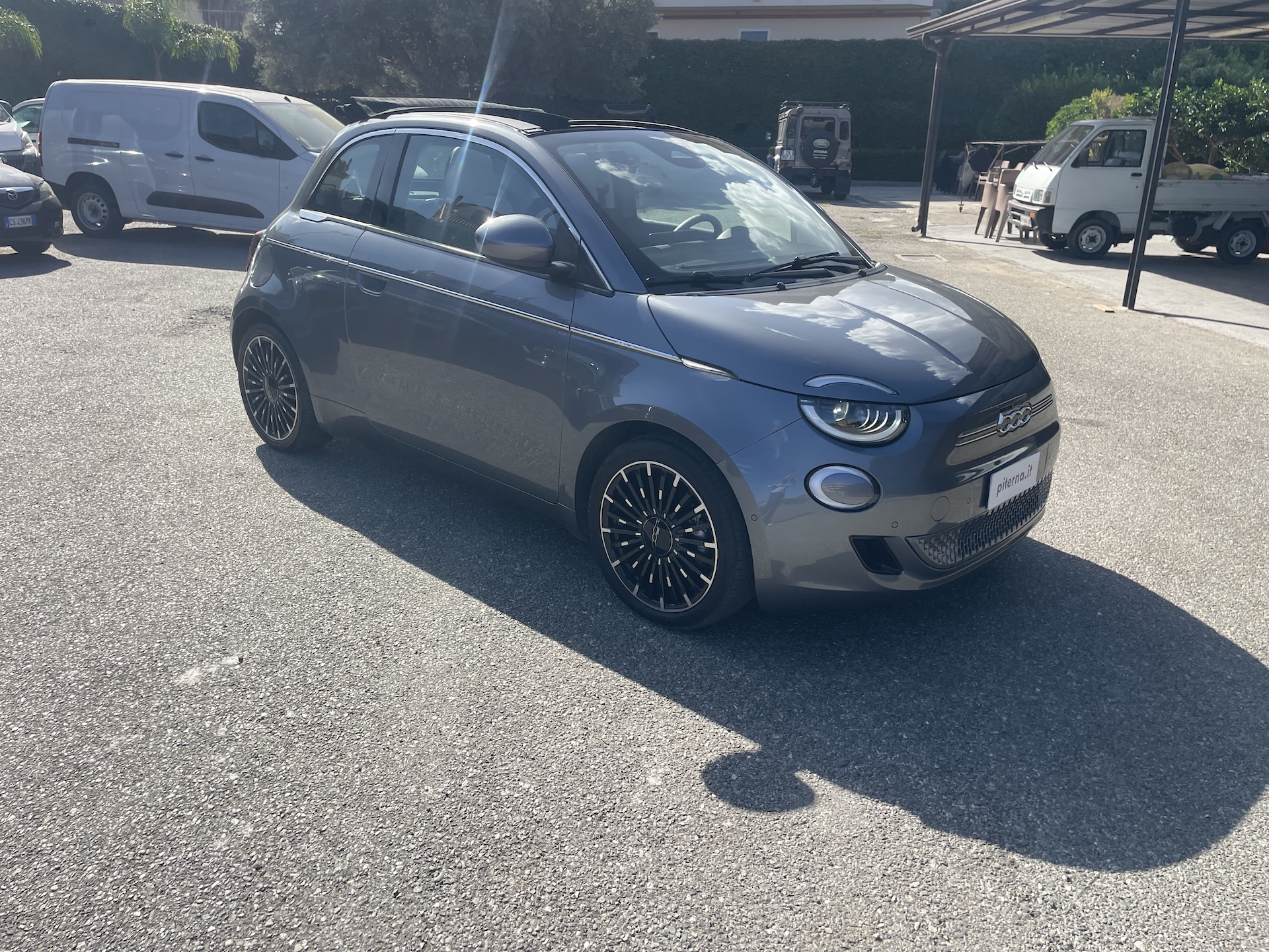 
								FIAT – 500e – 500e Cabrio 42 kWh La Prima full									