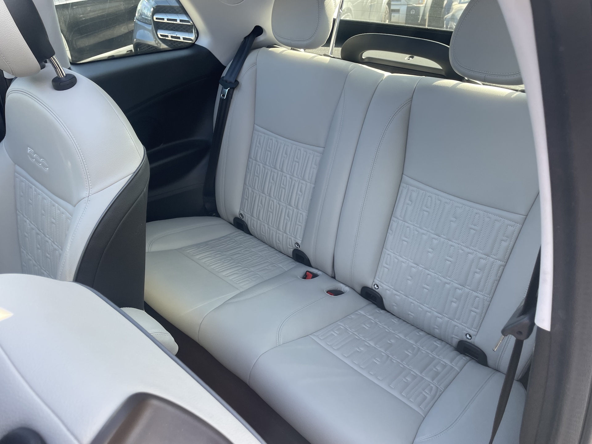 
								FIAT – 500e – 500e Cabrio 42 kWh La Prima full									
