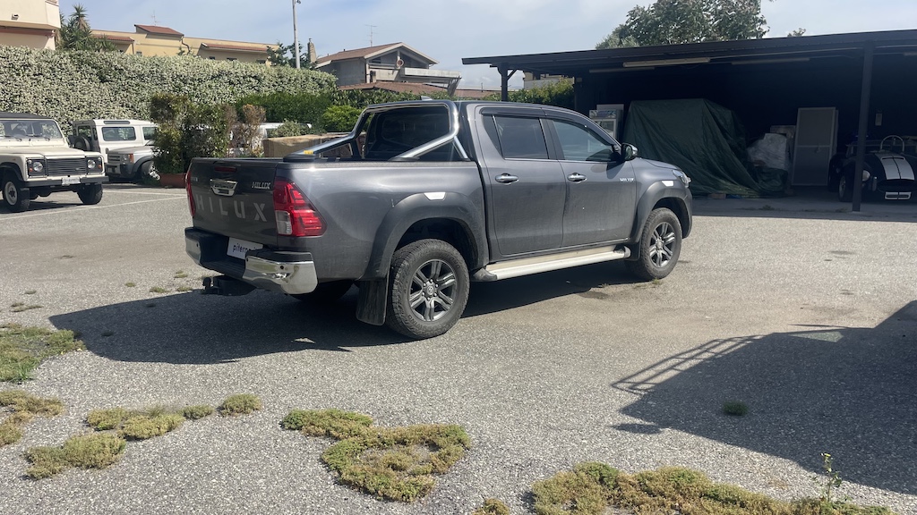 TOYOTA – Hilux 4ª serie 2.4 D-4D 4WD 4 porte Double Cab Executive