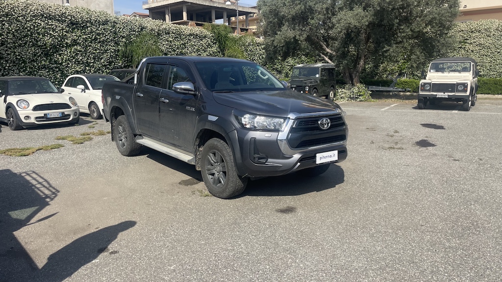 TOYOTA – Hilux 4ª serie 2.4 D-4D 4WD 4 porte Double Cab Executive