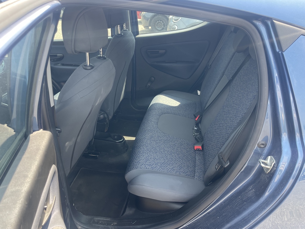 
								LANCIA Ypsilon 1.2 69 CV 5 porte GPL Ecochic full									