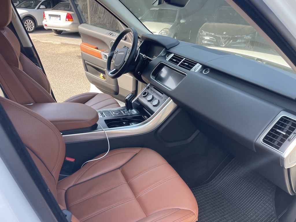 
								LAND ROVER  Range Rover Sport 3.0 TDV6 HSE Dynamic full									