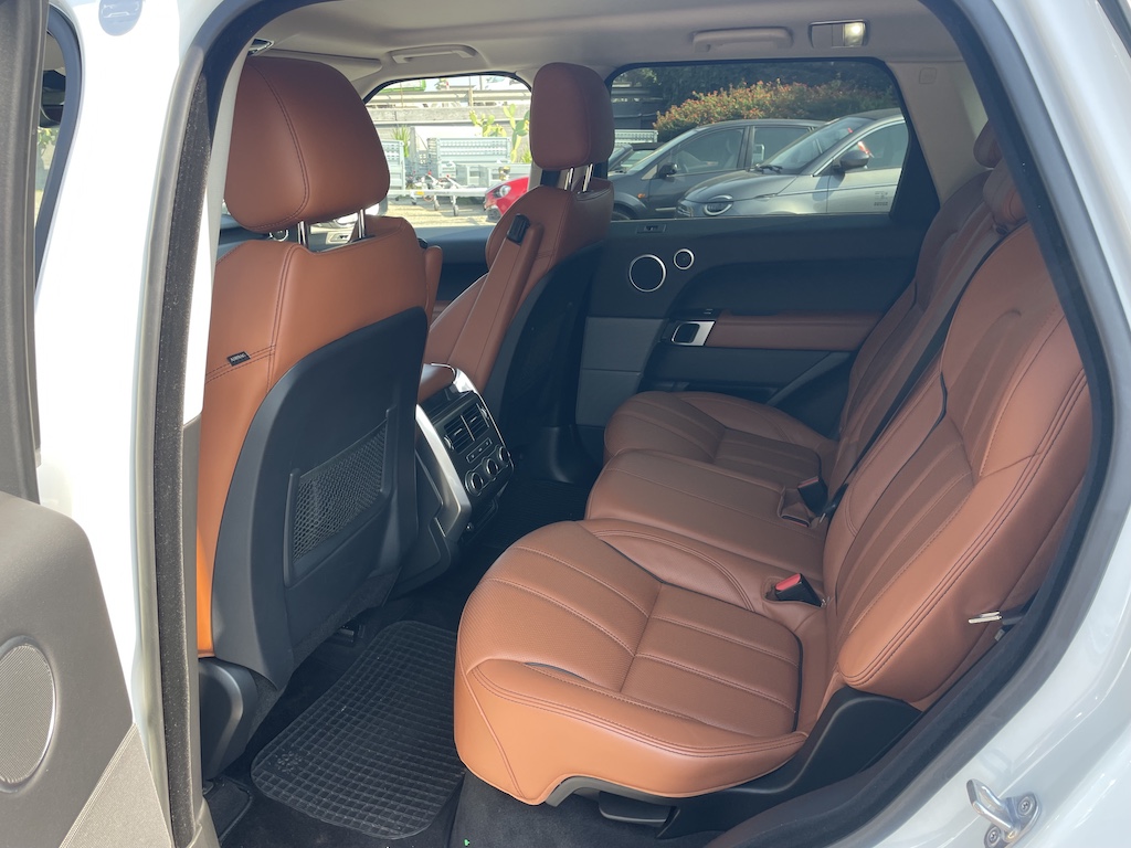 
								LAND ROVER  Range Rover Sport 3.0 TDV6 HSE Dynamic full									