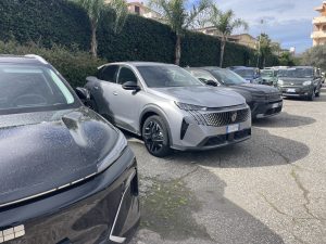PEUGEOT 3008 Hybrid 136 e-DCS6 Allure