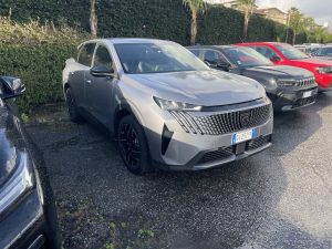PEUGEOT 3008 Hybrid 136 e-DCS6 Allure